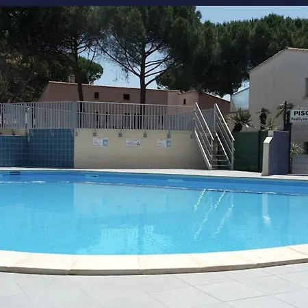 Eureka T2-piscine-parking * Agde